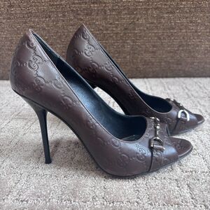 Gucci Horsebit Peep Toe Pumps Women's 39 US 9 Embossed Brown Leather Stiletto